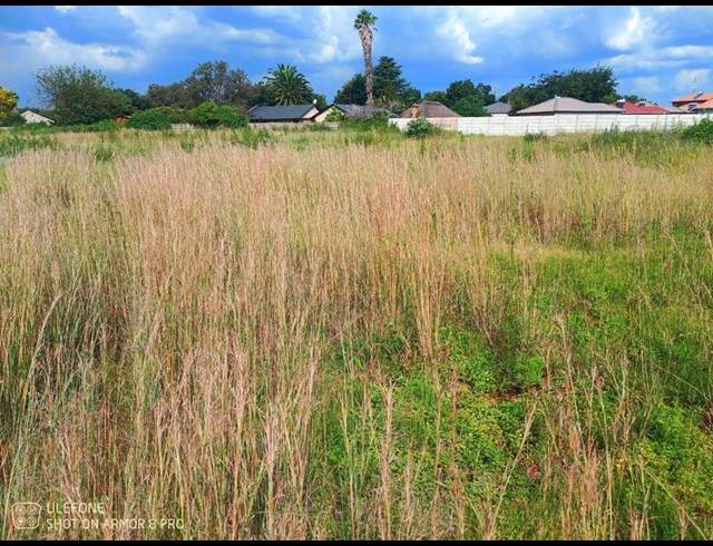 LAND FOR SALE IN DAWN PARK EXT